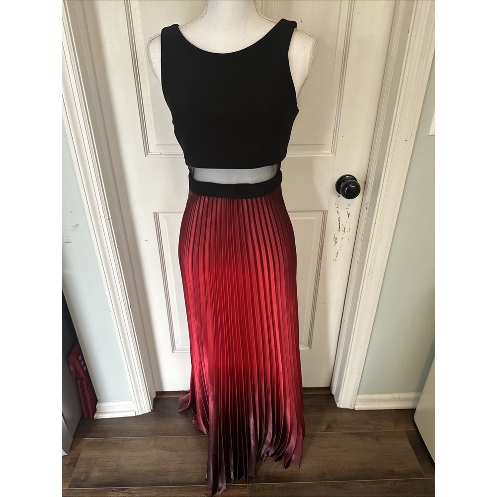 Betsy & Adam Black With Red Ombre pleated Dress with Mesh‎ Inset Waist - Sz 4P